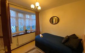 Serene 4Br In Harborne Close To Qe Hospital, Harborne Centre