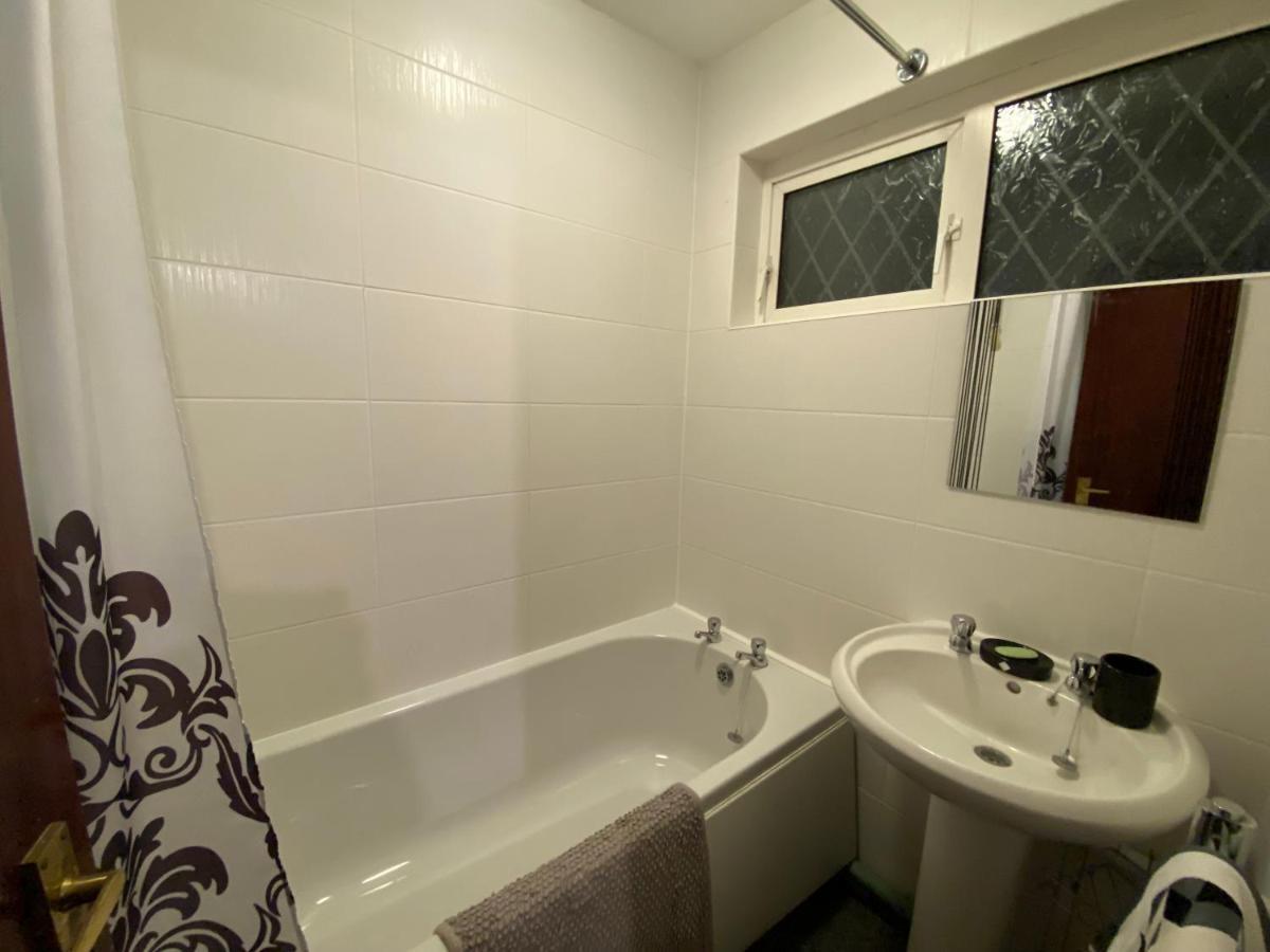 Serene 4Br In Harborne Close To Qe Hospital, Harborne Centre Birmingham Exterior photo